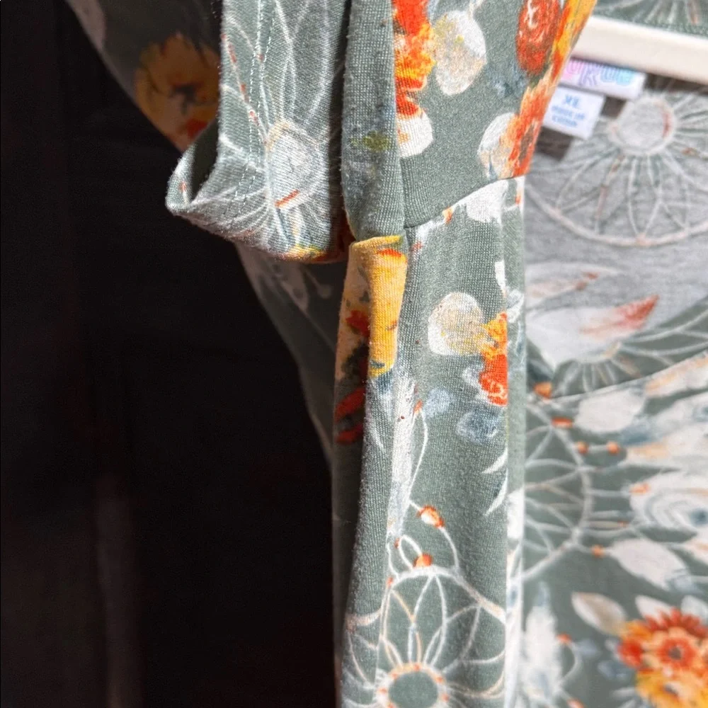 LuLaRoe Iris Sage Green Floral Dreamcatcher V-Neck Top - Picture 3 of 6